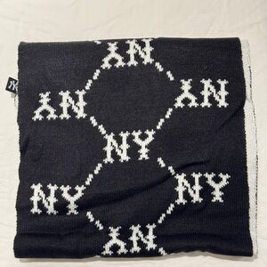 MLB Black and White NY Logo Scarf